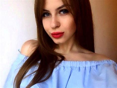 俄罗斯20岁女大学生网上拍卖初夜，只是为了学业