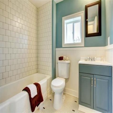 Modern Small Bathroom Design Idea With Beige Glossy Tiles
