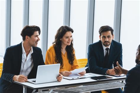 Interview Portrait 的图像结果