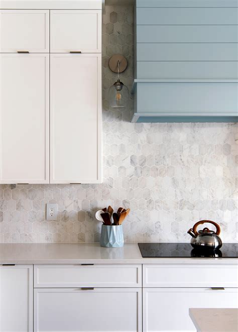 Backsplash Ideas For White Cabinets And Dark Countertops | Cabinets ...