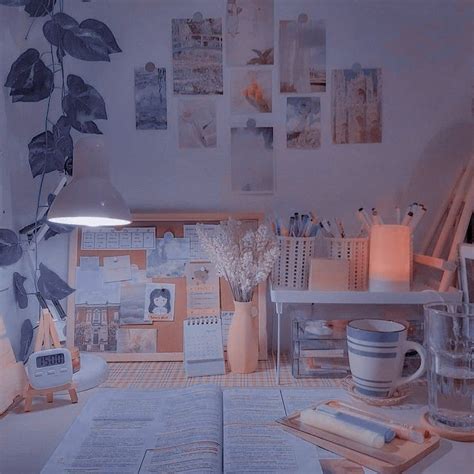 Study Table with Computer BG for Editing 的图像结果