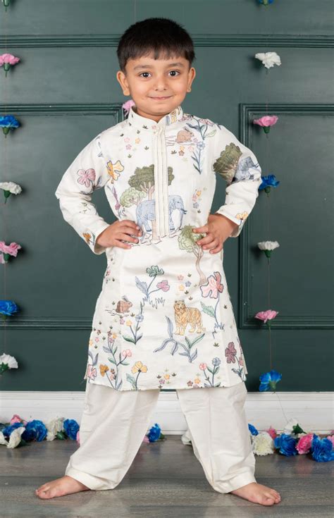 Jungle Embroidered Kurta Pant Set with Mandarin Collar – Shruti Jalan