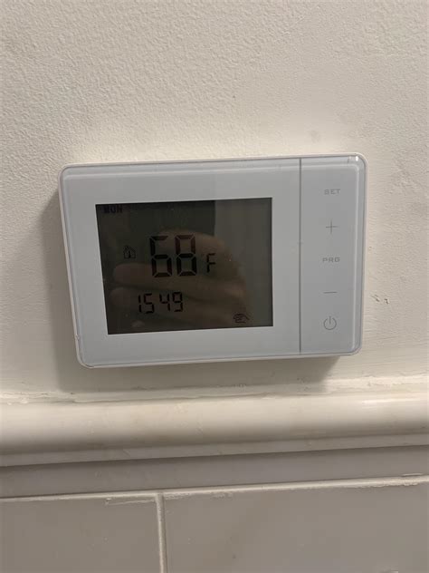 Electric heated floor thermostat : Renovations