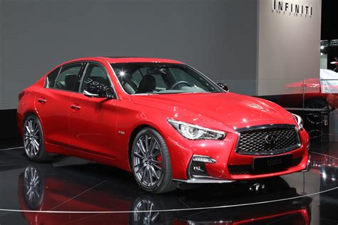 2018 Infiniti Q50 Shows Off Facelift in Geneva