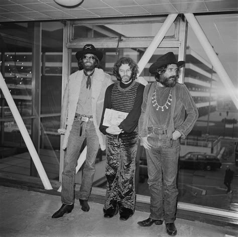 Peter Fonda Net Worth - Wiki, Age, Weight and Height, Relationships ...