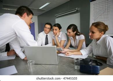 Business People Meeting Room 的图像结果