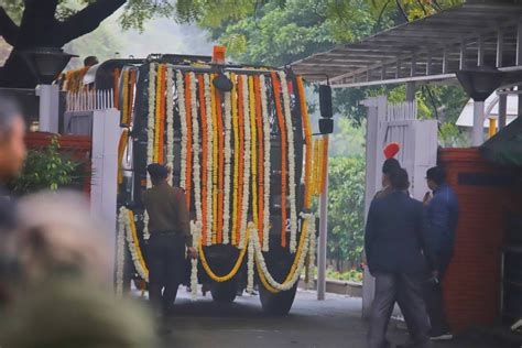 In Photos | A look at gripping pictures at Manmohan Singh's demise ...