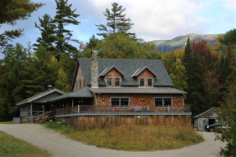 ESCAPE BROOKLYN – Three Adirondack Getaways to Book This Autumn