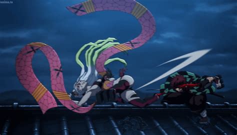 a neat detail I noticed in episode 6; when Daki goes to kick Tanjirou ...