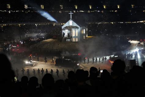 Live Concert Review: Kanye West Debuts 'Donda 2'