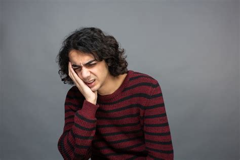 Roof of Your Mouth Hurts: Causes, Signs & Treatments