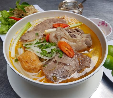 Top 10 quán bún bò ngon ở Sài Gòn gân 1 lần là ghiền - Kênh Quán ăn Sài Gòn