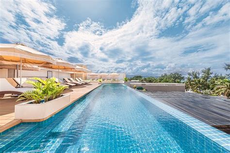 Cleaners like to wake you up, no road access - Review of Mandarin Nest ...