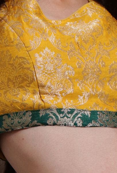 Multicolor Banarasi Jacquard Crop Top With Tassels – TJORI