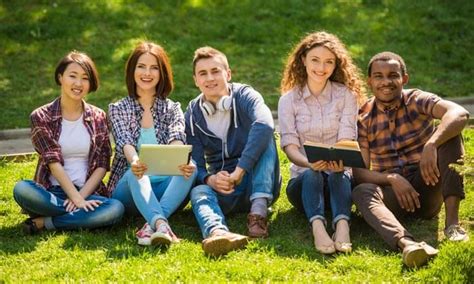 Friendly Local People 的图像结果