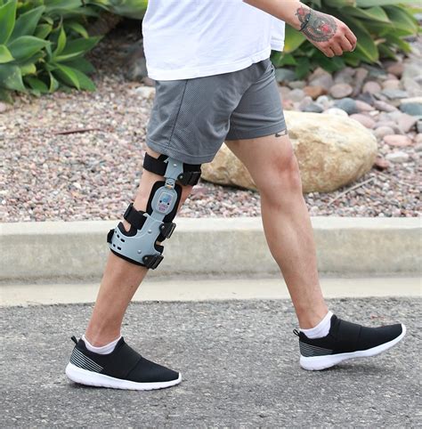 ClonedKitty OA Unloading Knee Brace - Universal Size, Medial India | Ubuy