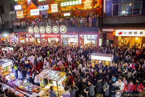 衡阳“五一”假期消费市场火爆，重点商场、餐饮企业销量同比增长约30% - 华声在线
