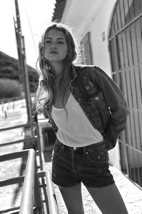 Embroidered denim jacket - Denim blue/Flowers - Ladies | H&M IN