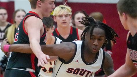 Growing Waukesha South beats Muskego in Classic 8 boys basketball