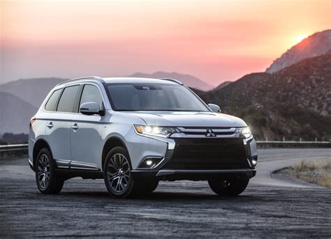 Mitsubishi Outlander SUV re-launched in new avatar; priced at Rs 31.54 ...