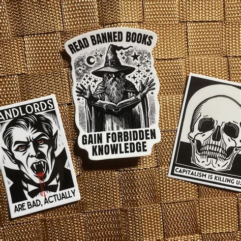 Left-Wing Sticker 的图像结果