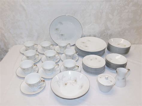 Lot 64 - Vintage Mikasa China Set - Complete for 8 - ‘BonAire’ Style ...