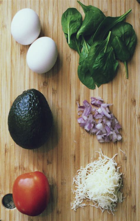 Healthy Egg + Veggie Breakfast Wrap | Jillianastasia