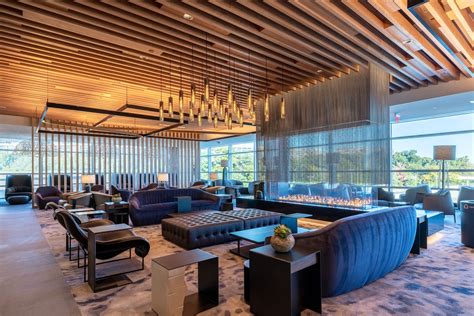 Which Airlines Offer Lounge Memberships?