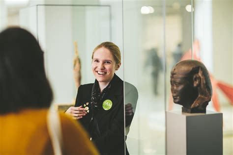 Art students explore careers at the Art Institute of Chicago | North ...