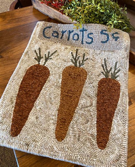 Rug Hooking Patterns 的图像结果