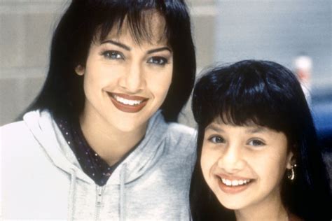 Selena Quintanilla Pictures When She Was Young : 20 Photos Of Selena As ...