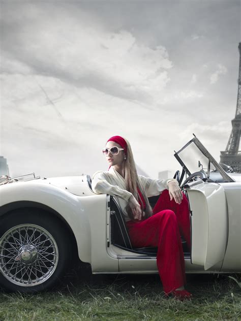 Download wallpaper machine, girl, the city, pose, makeup, hairstyle ...