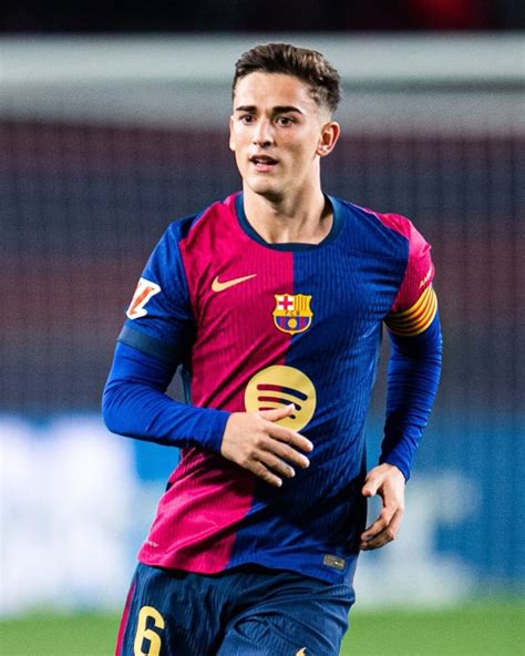 Top 15 most handsome active football players (2025) - talk2soccer