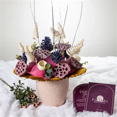 Buy Dry Flowers Bouquet– Enduring Elegance for Any Occasion