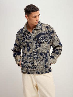 Buy THE BEAR HOUSE Men Blue Self Design Classic Denim Jacket (S) Online
