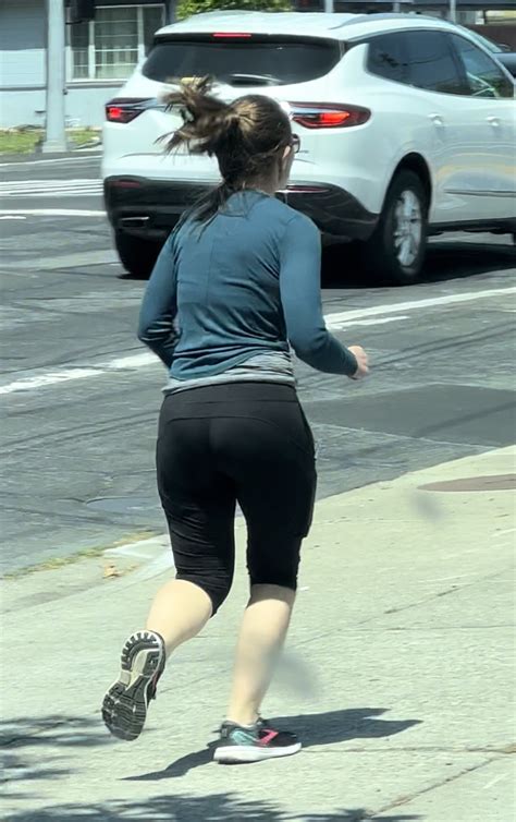 SLIM THICK WHITE BOOTY ON A JOG (SPANDEX) 😫😍 - Spandex, Leggings & Yoga ...