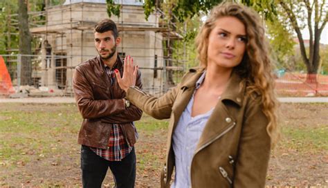 5 Signs You are Completely Immature in a Relationship - lifeberrys.com