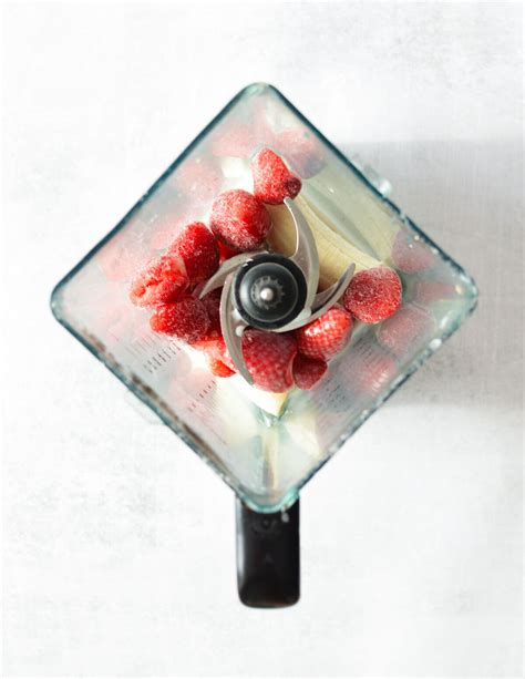 Strawberry Protein Hemp Seed Smoothie - Sip Sip Smoothie