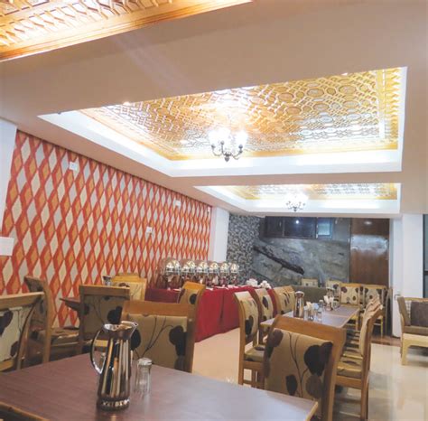 Riviera Hotel Srinagar Kashmir - Best Hotels in Srinagar for Family.