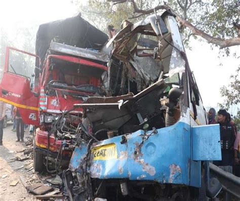 印度北方邦发生车祸 已致10人死亡12人受伤|车祸_新浪新闻