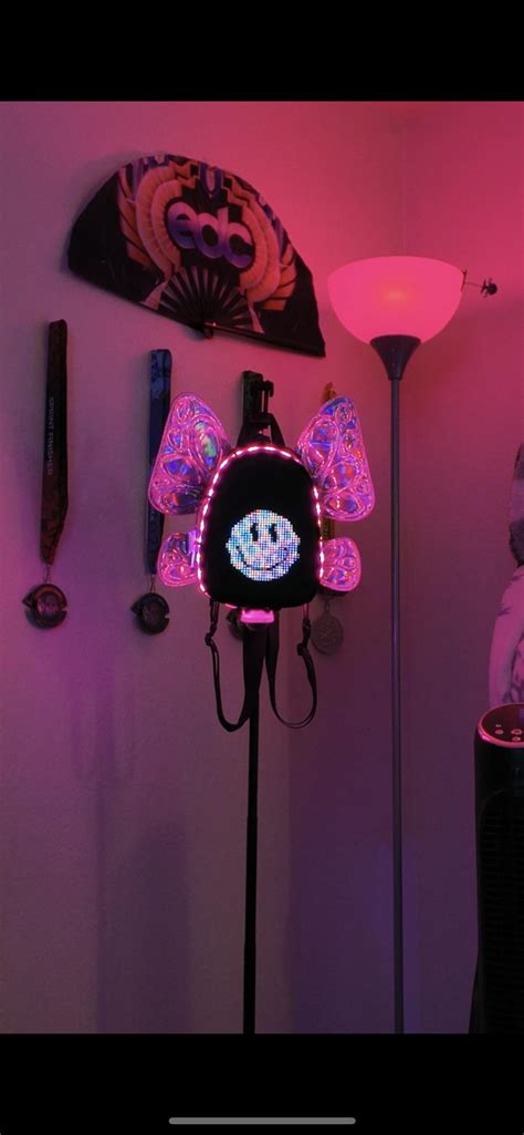 What is PLUR? The Heartbeat of Rave Culture 💖🌈 – RaveBeetle