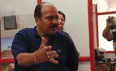 ‘डांसिंग अंकल’ को उनकी मां ने सिखाया है डांस, मिथुन-गोविंदा के हैं ...