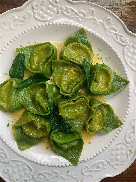 Tortelloni Verdi di limone e ricotta – Cacio e Pepe