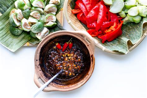 Vietnamese Vegetable Dipping Sauce with Caramelized Fish Sauce (Mắm Kho ...