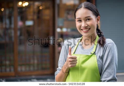 Happy Small Business Person 的图像结果
