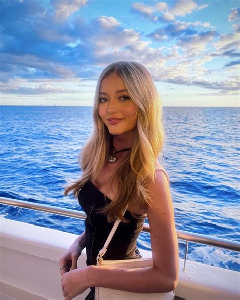 Emily Dobson biography, 30 Photos, Age, Height, Real Name, Instagram Account 2026