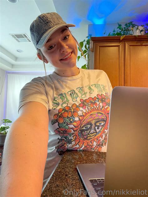 Nikki Eliot (nikkieliot) Nude OnlyFans Leaks (6 Photos) | #TheFappening