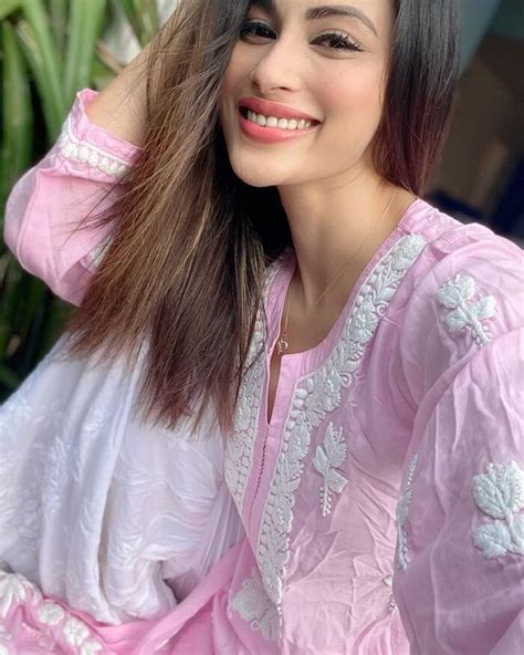 Mouni Roy's Ethnic Look in Summery Chikangari Suit Makes Her Look ...