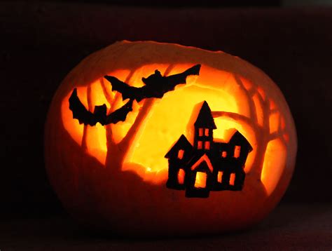 Spooky House and Bats Pumpkin Carving
