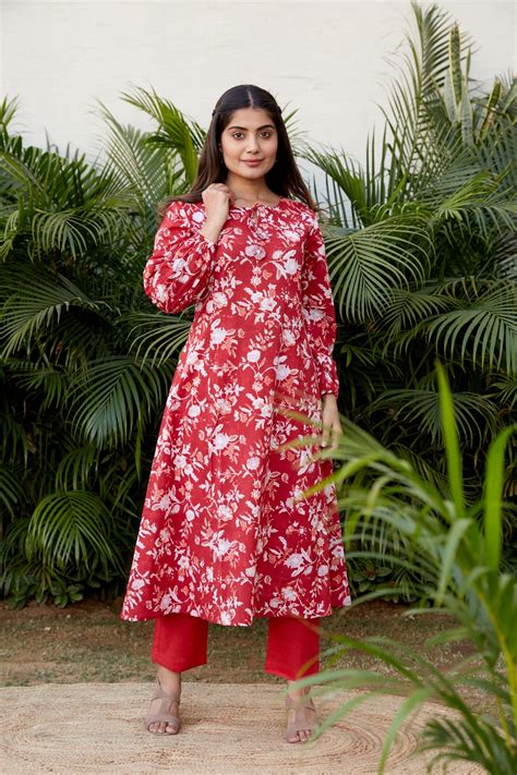 Red Cotton Floral Print A Line Kurta Set - (Set of 2) – Nangaliaruchira